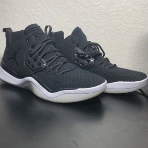 JORDAN DNA LX size 8.5 men